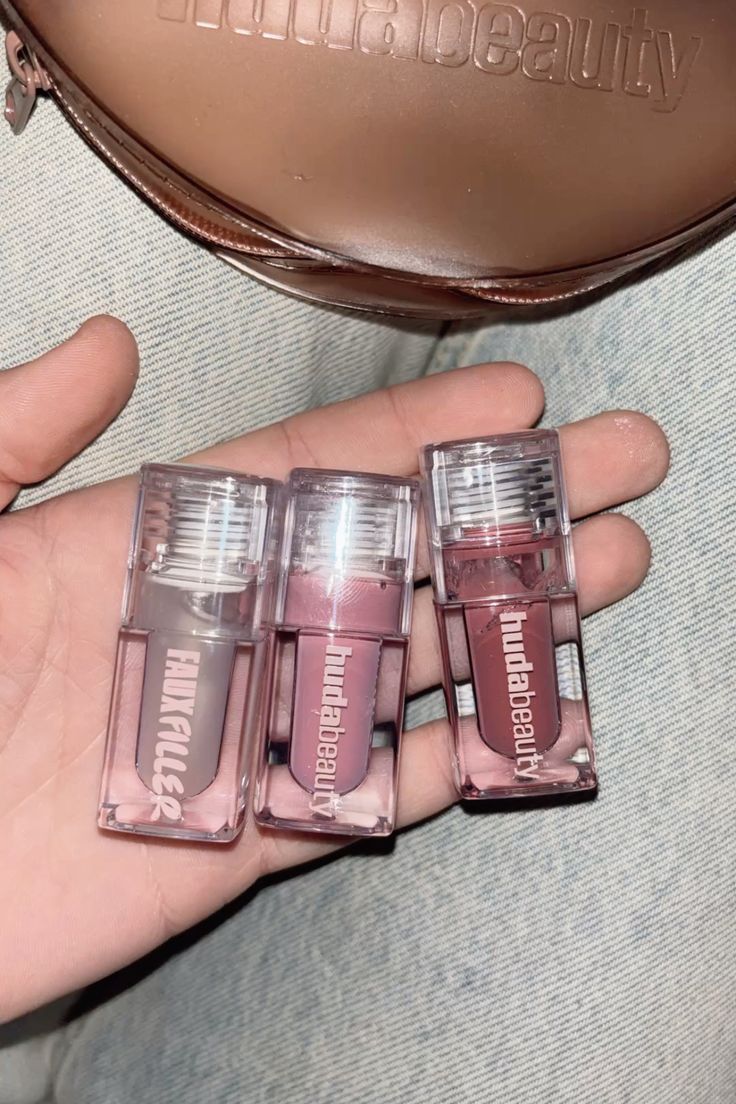 Huda Beauty Mini Glossiest Lip Gloss