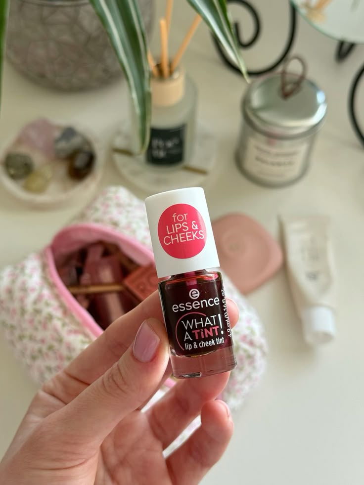 Essence What A Tint! Lip & Cheek Tint