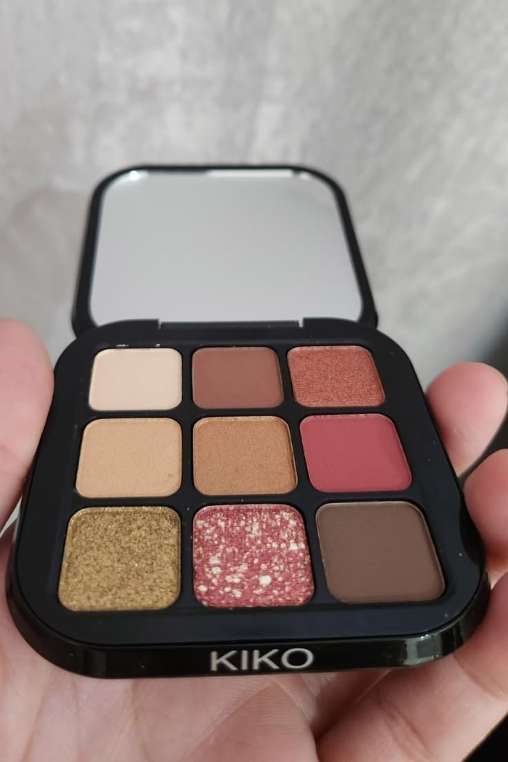 Glamour Multi Finish Eyeshadow Palette