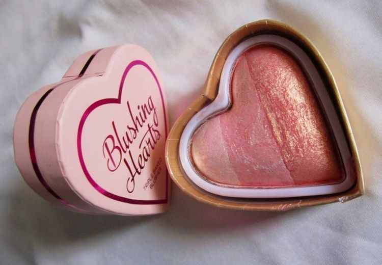 I Heart Revolution Blushing Hearts Iced Hearts